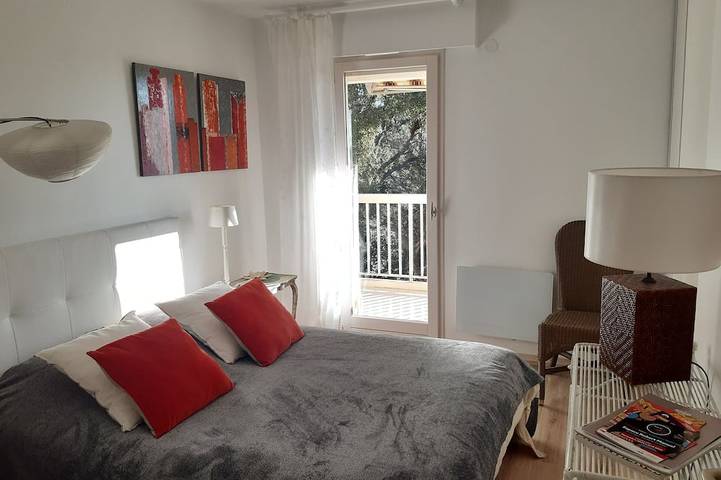 Gîte pour 4 personnes, avec jardin et piscine dans Golf et Tennis Club de Valescure - 2