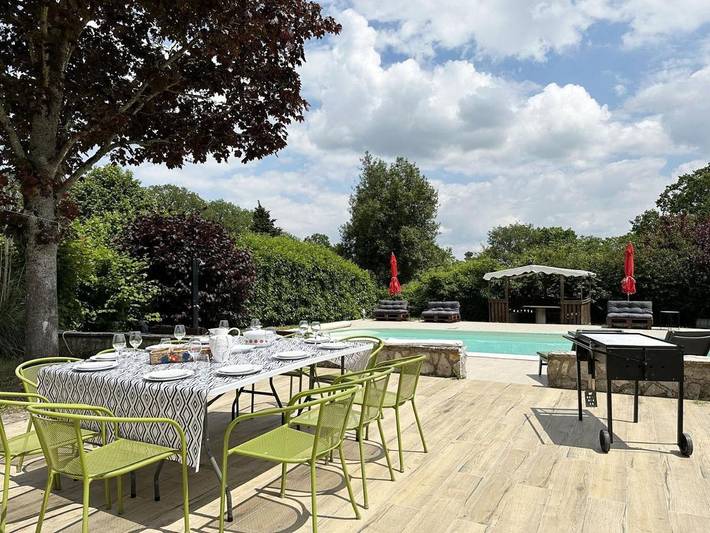 Location de vacances pour 10 personnes, avec terrasse ainsi que piscine et jardin à Cloyes-sur-le-Loir - 2