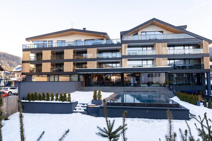 Maison d’hôte pour 4 personnes, avec jardin et vue ainsi que piscine et sauna à Villabassa