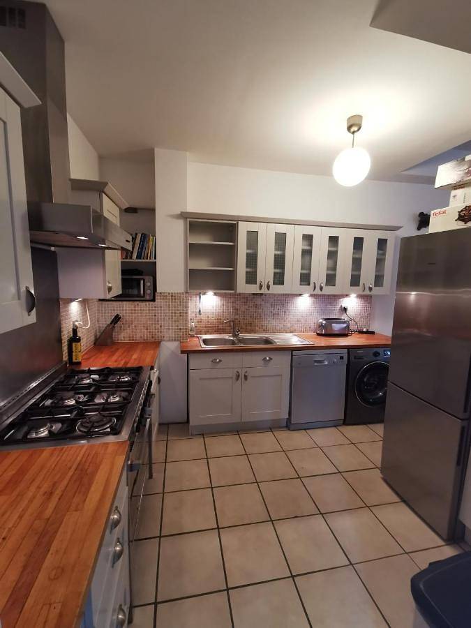 Location de vacances pour 16 personnes, avec vue sur le lac ainsi que jardin et vue dans Abbaye maritime de Beauport - 3