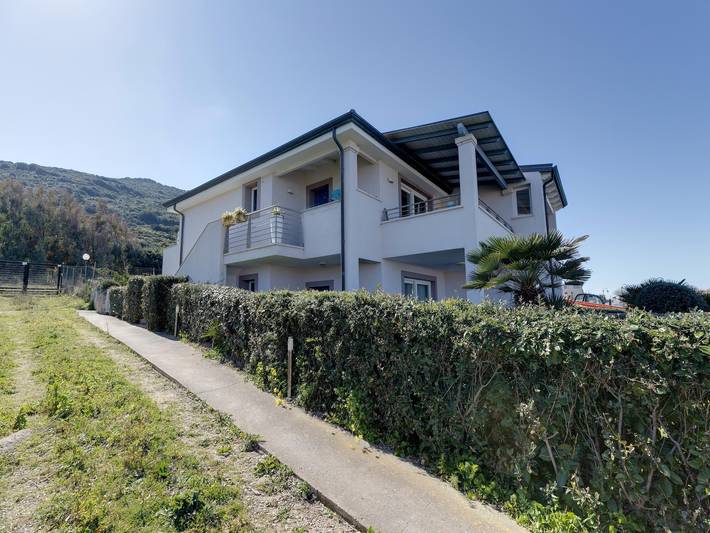 Ferienwohnung für 4 Personen, mit Terrasse und Garten