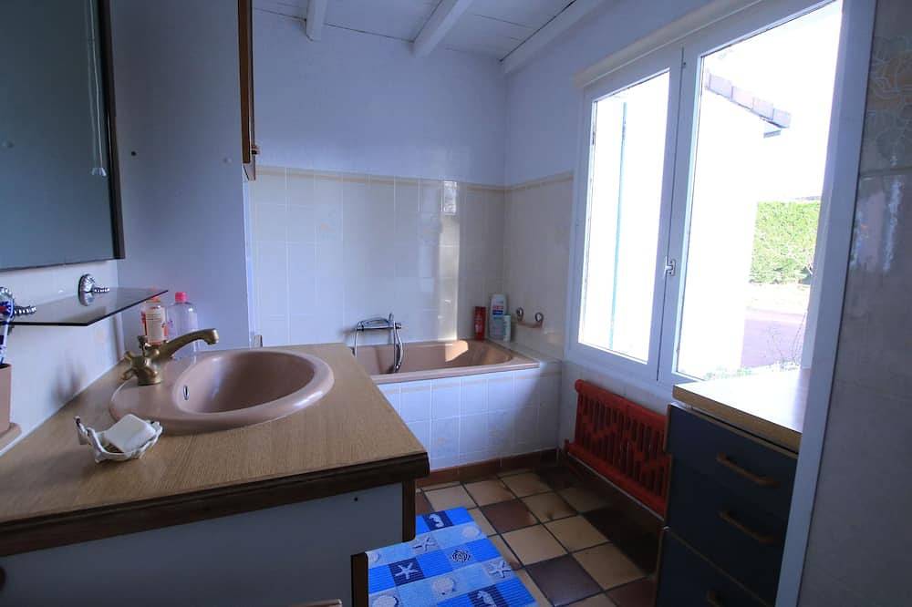 Detached house, 6 people, 3 bedrooms, 100 m2, Saint-Cécile in Sainte Cécile Plage, Camiers