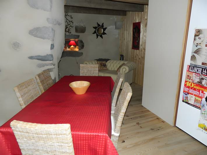 Ferienhaus 'La Maison De Marie' mit privater Terrasse und Wlan in Regionaler Naturpark Volcans d'Auvergne