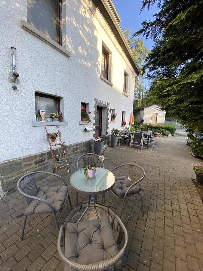 Ferienwohnung für 5 Personen, mit Terrasse und Garten in Hatzfeld