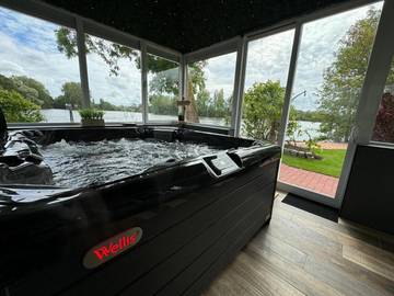 Gîte pour 4 personnes, avec jacuzzi et jardin à Ardres