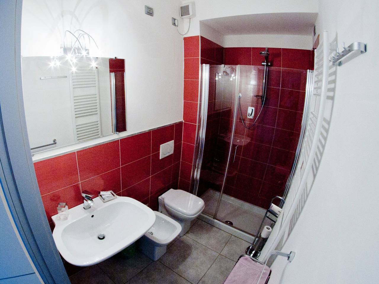 Appartement entier, Halterung mit Wallbox in Ferrare, Province de Ferrare