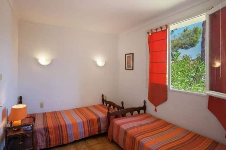 Location de vacances pour 4 personnes, avec jardin et terrasse, animaux acceptés dans Plage du Péro - 2