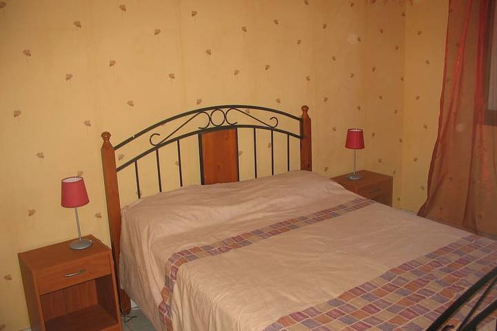 Location de vacances pour 6 personnes, avec jardin à Saint-Geniès-de-Fontedit - 2