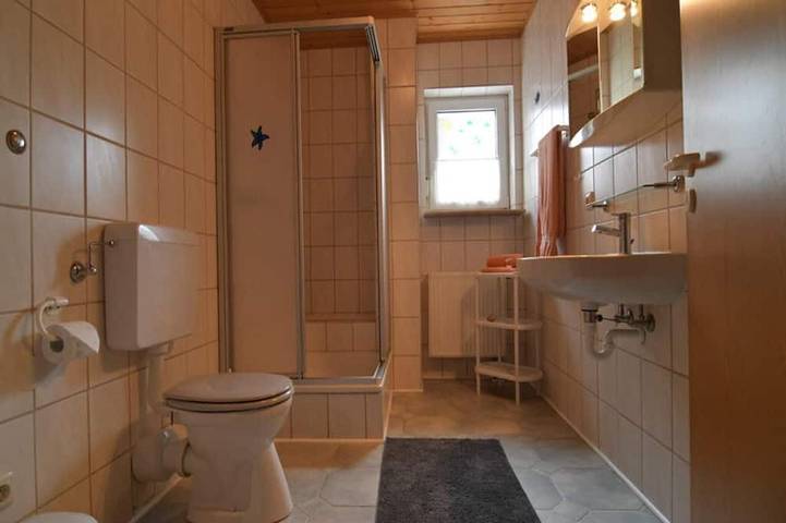 Ganze Wohnung, Gemütliche Ferienwohnung (80qm) mit großen Balkon in Bad Rodach, Oberes Maintal - Coburger Land