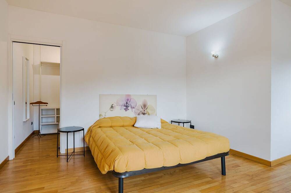 Ganze Wohnung, Gemütliche Wohnung für 2 Gäste mit Tv und Terrasse in Massarosa, Italienische Riviera