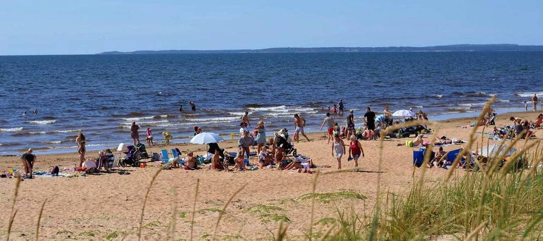 Vakantiepark voor 4 personen, with sauna and tuin as well as whirlpool in Zuid-Zweden