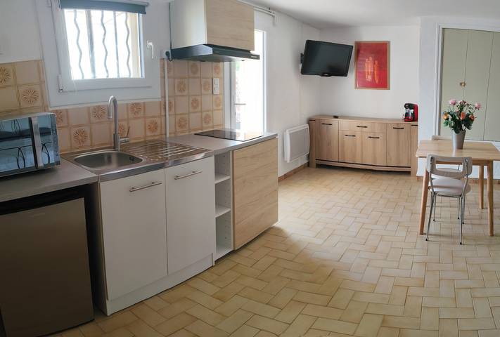 Gîte pour 2 personnes, avec vue sur le lac et jardin dans Lac de Sainte-Croix - 3