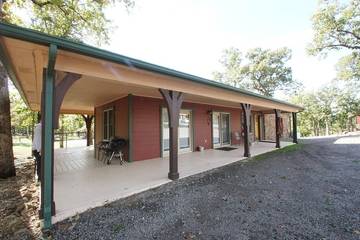 Log Cabin for 2 Guests in Lake Tenkiller, Ozark Mountains, Picture 4