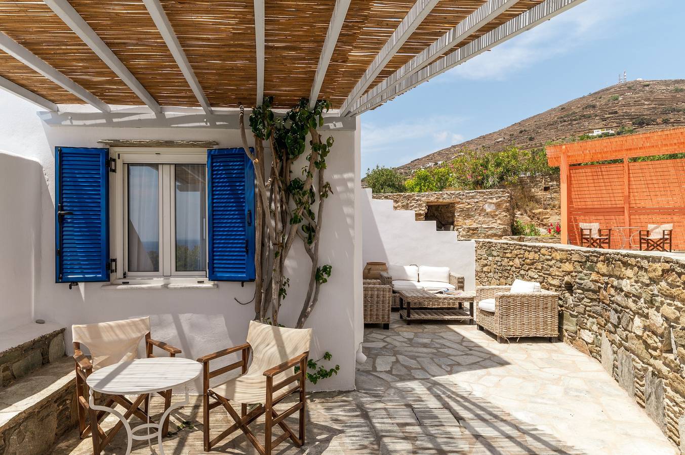 Vakantiehuis 'Anemologio 301 Tinos' met zeezicht, Wifi en airconditioning in Ormos Agiou Ioannou, Tinos