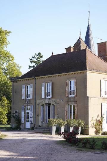 Gîte pour 14 personnes, avec jardin et piscine à Anzy-le-Duc