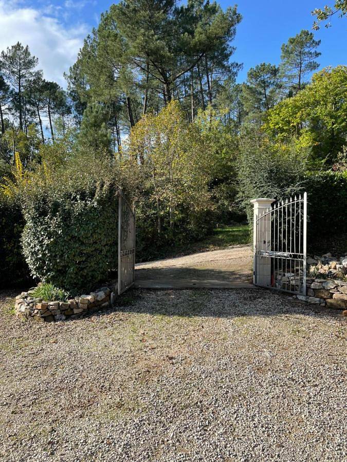 Location de vacances pour 8 personnes, avec piscine ainsi que jardin et vue, adapté aux familles dans La Bambouseraie en Cévennes - 3