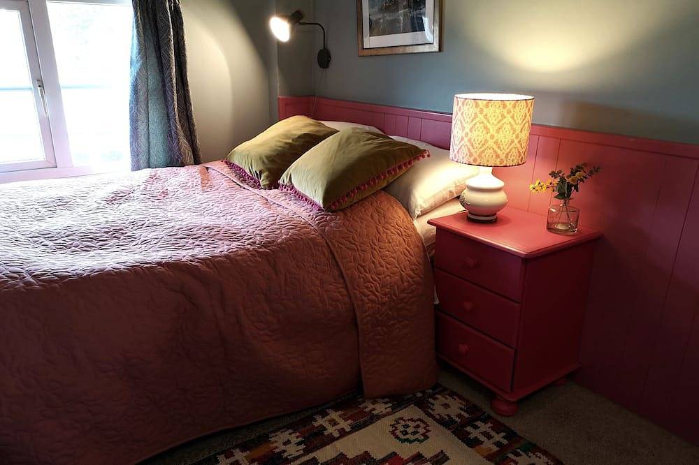Croyde cottage with direct access to beach path, close to pubs and shops. in Croyde, Devon