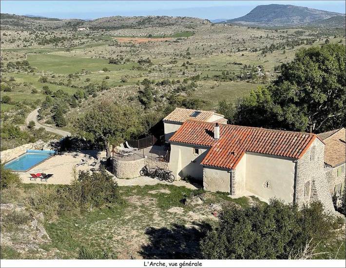 Location de vacances pour 6 personnes, avec Terrasse ainsi que Piscine et Vue à Blandas