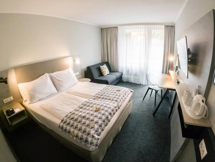 Hotel für 2 Personen, mit Sauna und Garten sowie Pool, mit Haustier in Sendling München - 4