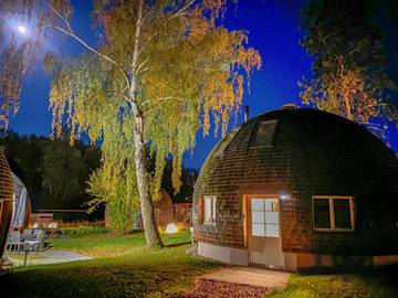 Ferienhaus für 4 Personen, mit Whirlpool und Garten sowie Sauna am Tollensesee