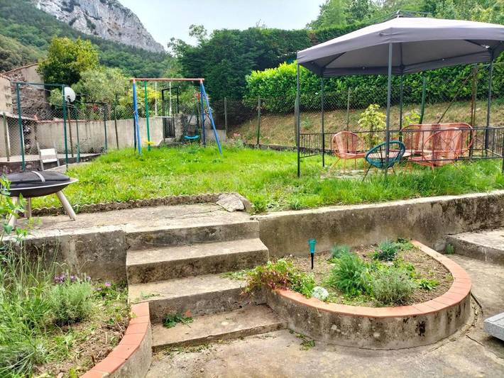 Location de vacances pour 8 personnes, avec jardin ainsi que vue et piscine, animaux acceptés à Puilaurens - 4
