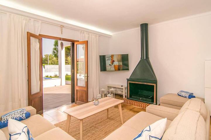Atemberaubendes Haus in Sa Coma mit privatem Swimmingpool, der sowohl drinnen. in Sa Coma, Sant Llorenç des Cardassar