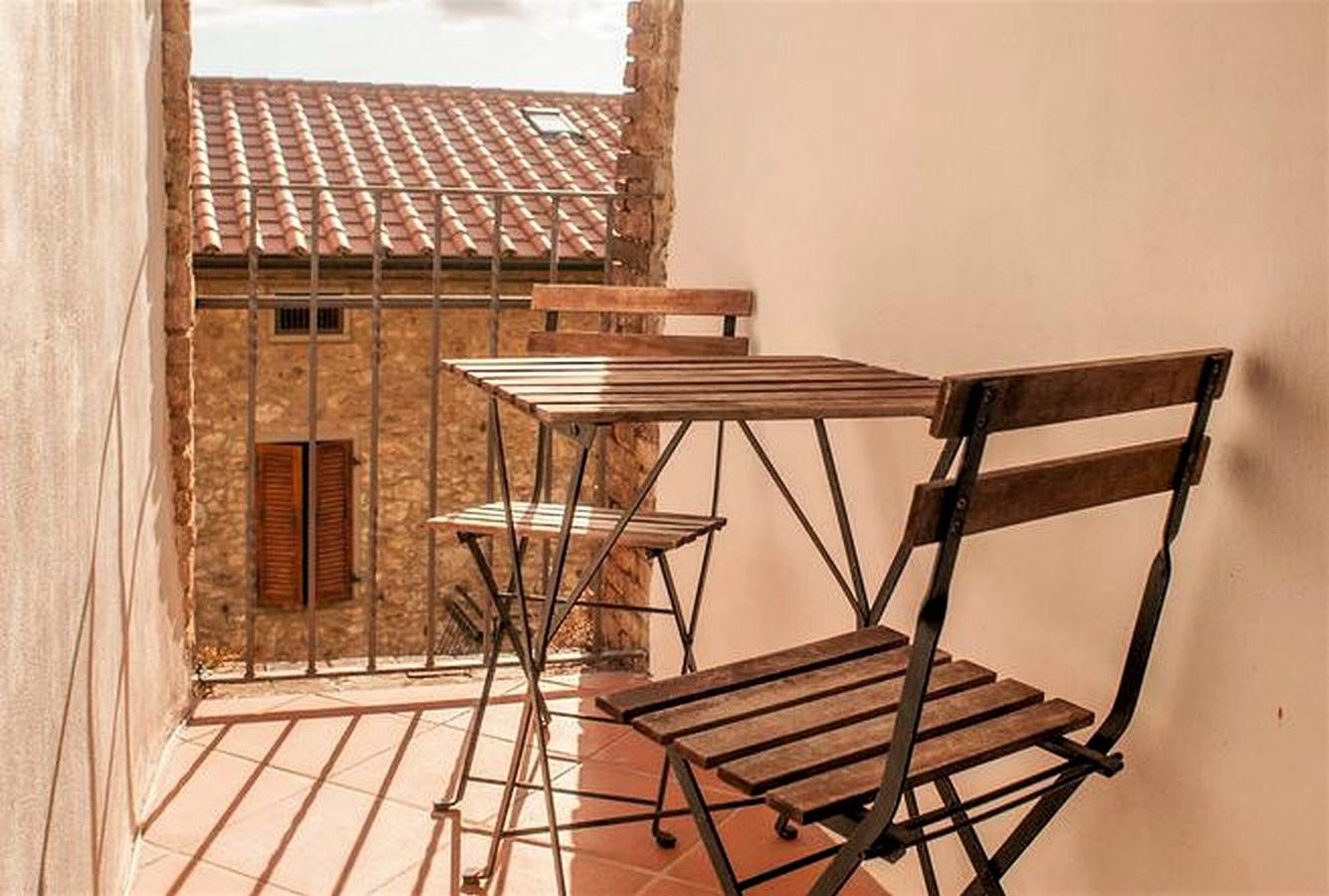 Ganze Wohnung, Ferienwohnung 'Il Castello Gavorrano' mit Blick auf den See, Gemeinschaftsgarten und Wi-Fi in Gavorrano, Grosseto Provinz