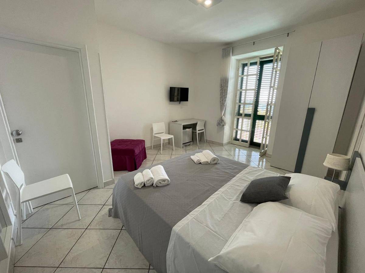Casa Crispi in Noto, Noto e dintorni
