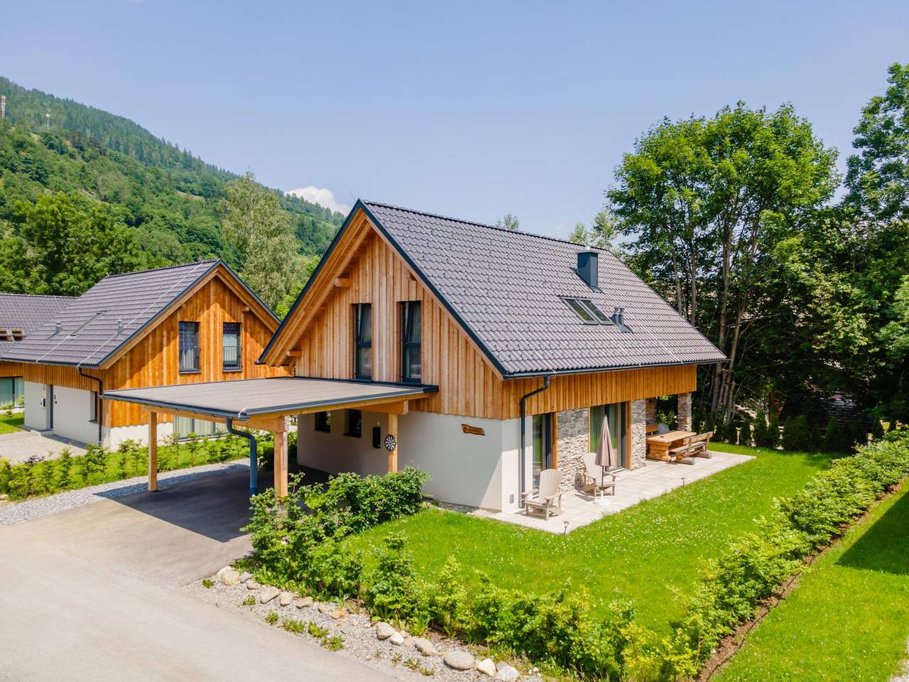 Luxurious chalet with sauna and carport in St. Georgen ob Murau, Sankt Georgen am Kreischberg