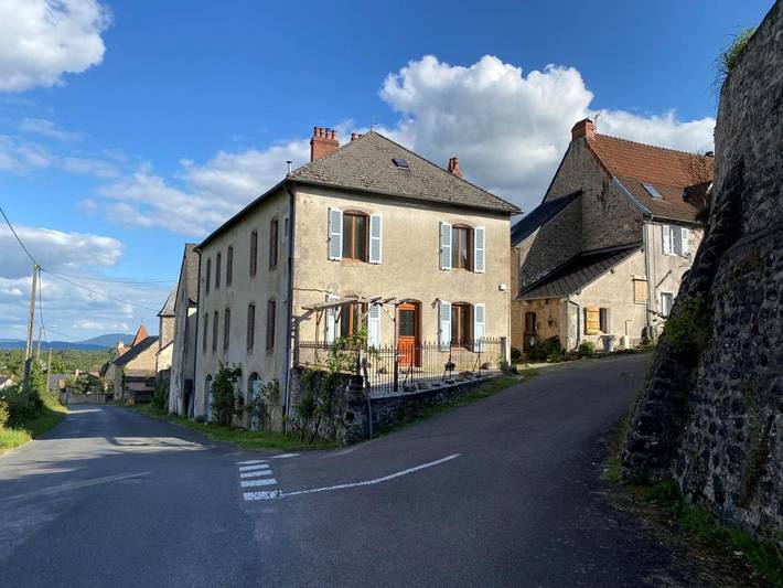 Gîte pour 4 personnes, avec jardin et vue à Saint-Léger-sous-Beuvray