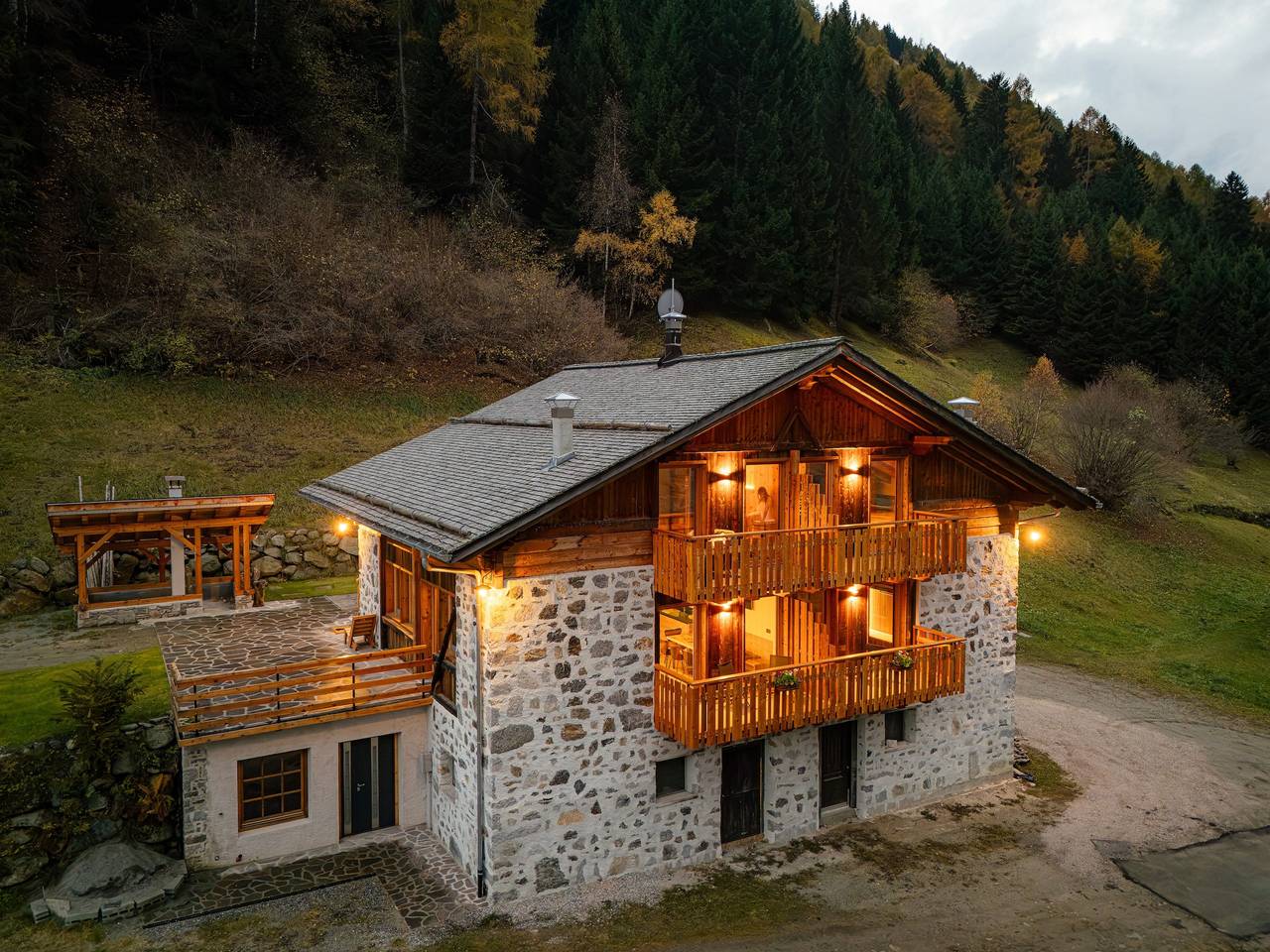 Baita per 4 Persone in Vermiglio, Alpi dell'Adamello e della Presanella