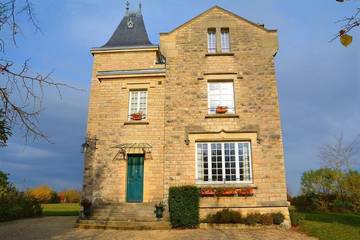 Cottage pour 6 personnes, avec vue ainsi que jardin et piscine à Ladoix-Serrigny