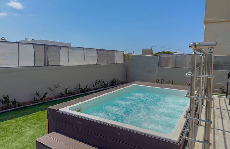 Holiday rental for 4 people, with Balcony and Hot tub as well as Garden in Hersonissos