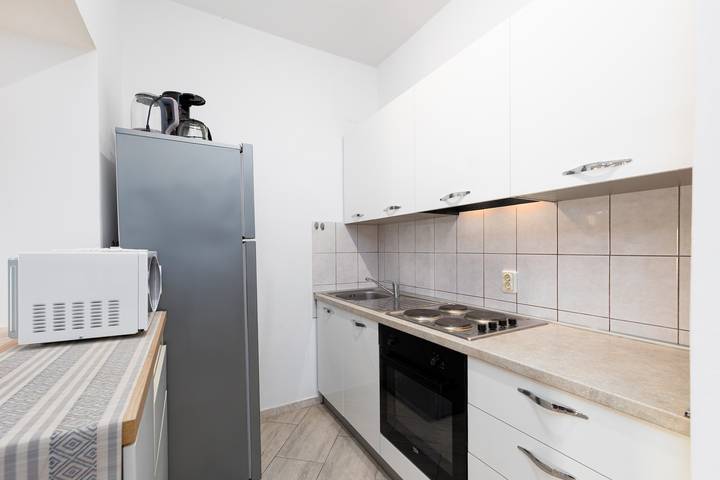 Ferienwohnung für 5 Personen, mit Terrasse in Njivice - 4