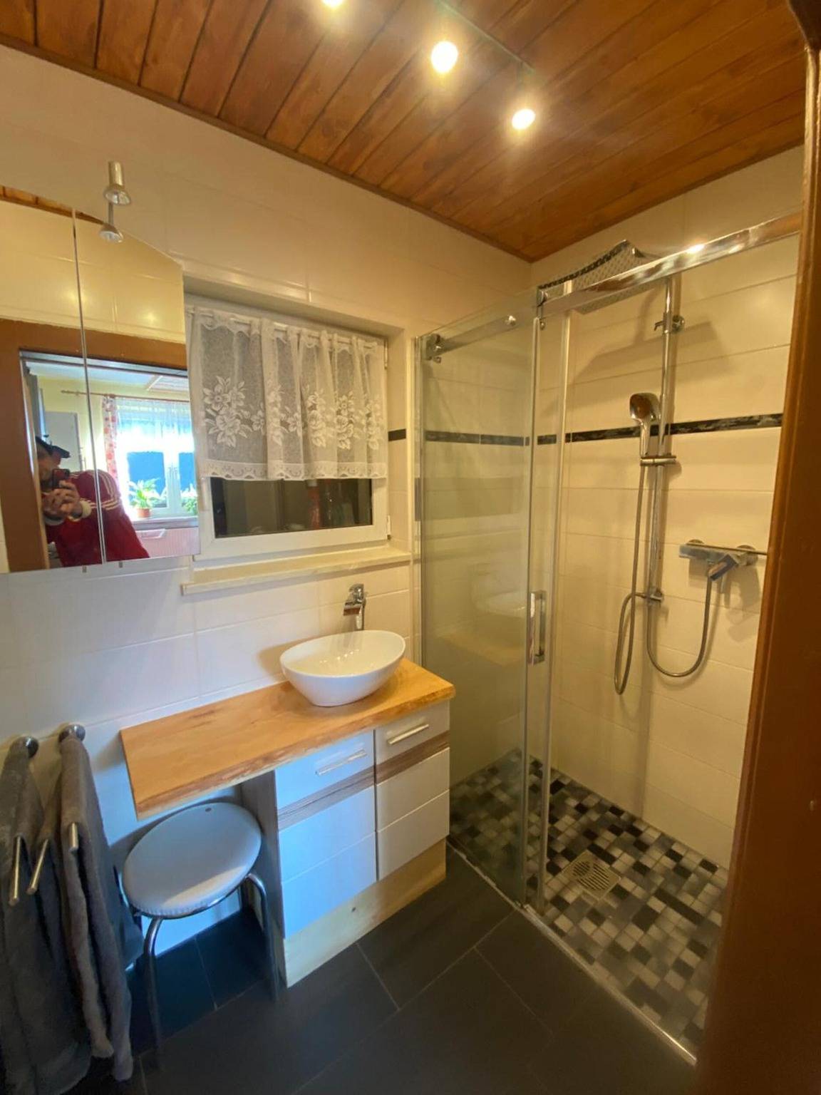 Ganze Wohnung, Apartment „Pfefferberg Mit Suite“ mit Gemeinschaftsterrasse, privatem Garten & Wlan in Ziegenrück, Thüringer Schiefergebirge