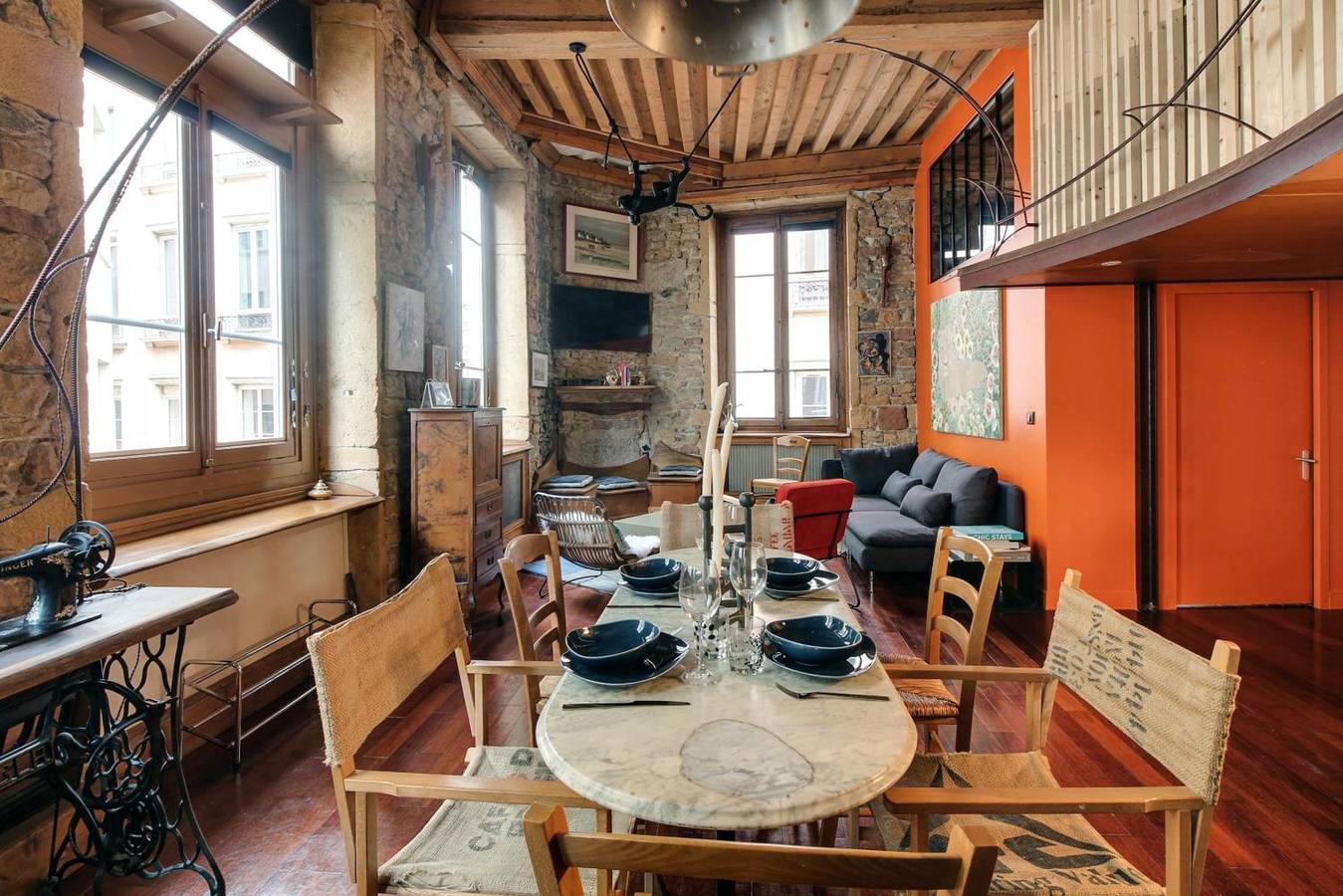 Entire apartment, Central & Atypical T3 with Private Parking Opera/Terreaux in Lyon, Rhône