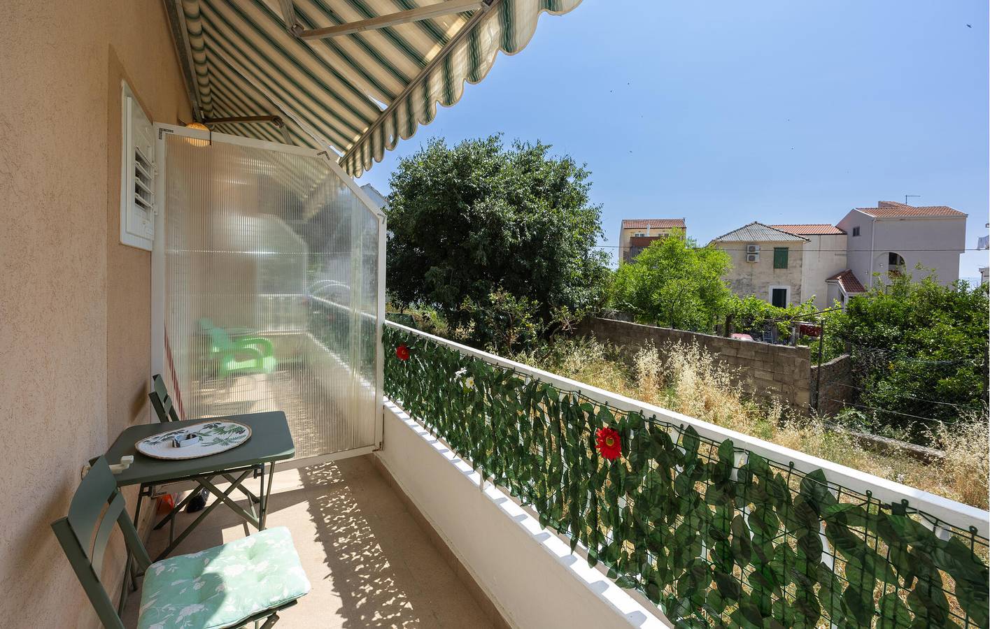 Entire holiday apartment, Holiday apartment for 2 people with terrace in Podgora, Makarska Riviera