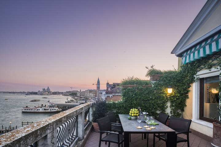 Ferienwohnung mit Meerblick für 4 Personen, mit Balkon und Terrasse in Venedig
