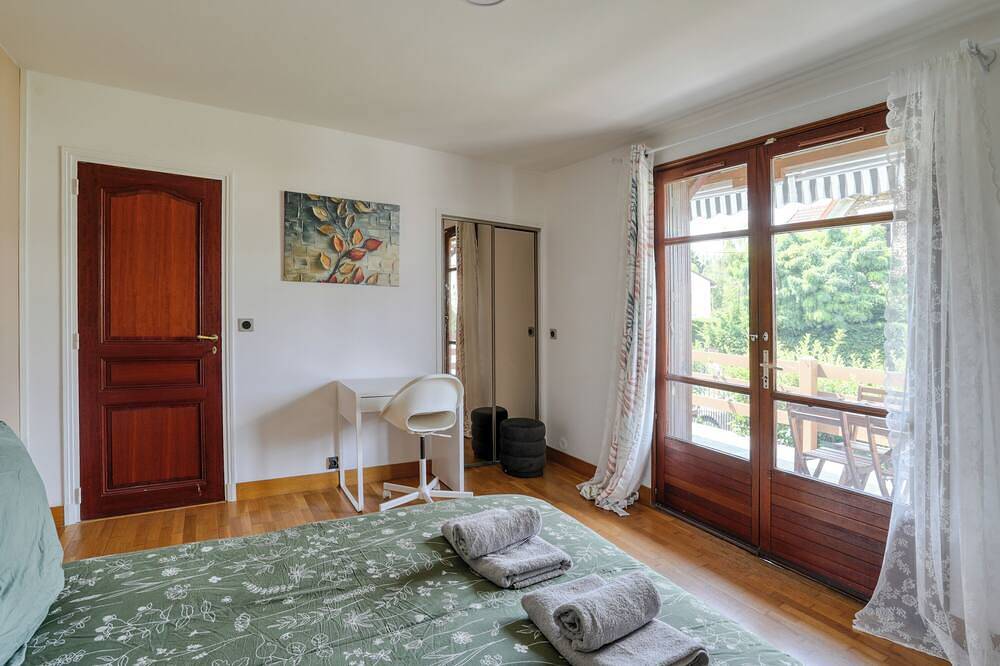 Large air-conditioned house - Paris, Villepinte Expopark, Cdg, Asterix, Disney in Aulnay-sous-Bois, Sena-Saint Denis