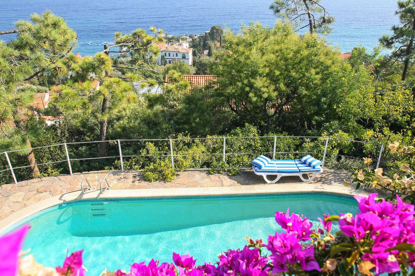 Le Balcon Romantique in Saint-Raphaël, Massif de l'Esterel