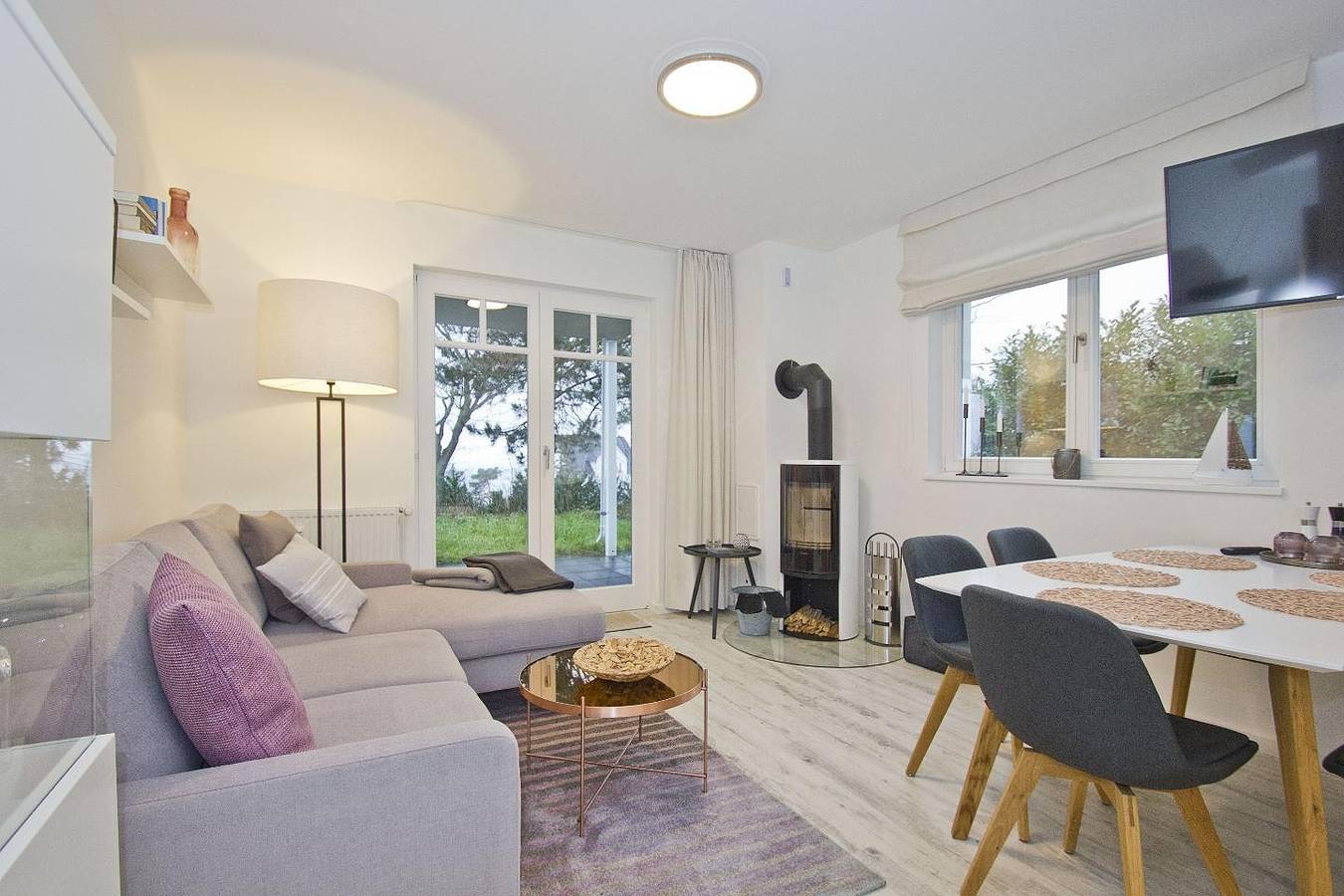 Ganze Wohnung, Ferienwohnung mit Terrasse, Kamin, Sauna - Ferienresidenz Zwei Bodden Fewo 2-6 in Lietzow, Bergen auf Rügen und Umgebung