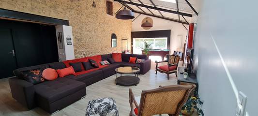 Gîte pour 15 personnes, avec terrasse et jardin dans Sèvremont