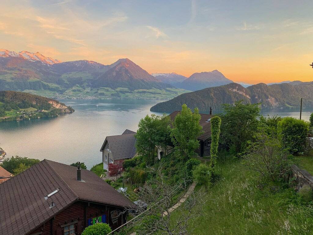 Ferienhaus in Vitznau mit Schwimmbecken in Vitznau, Vierwaldstättersee