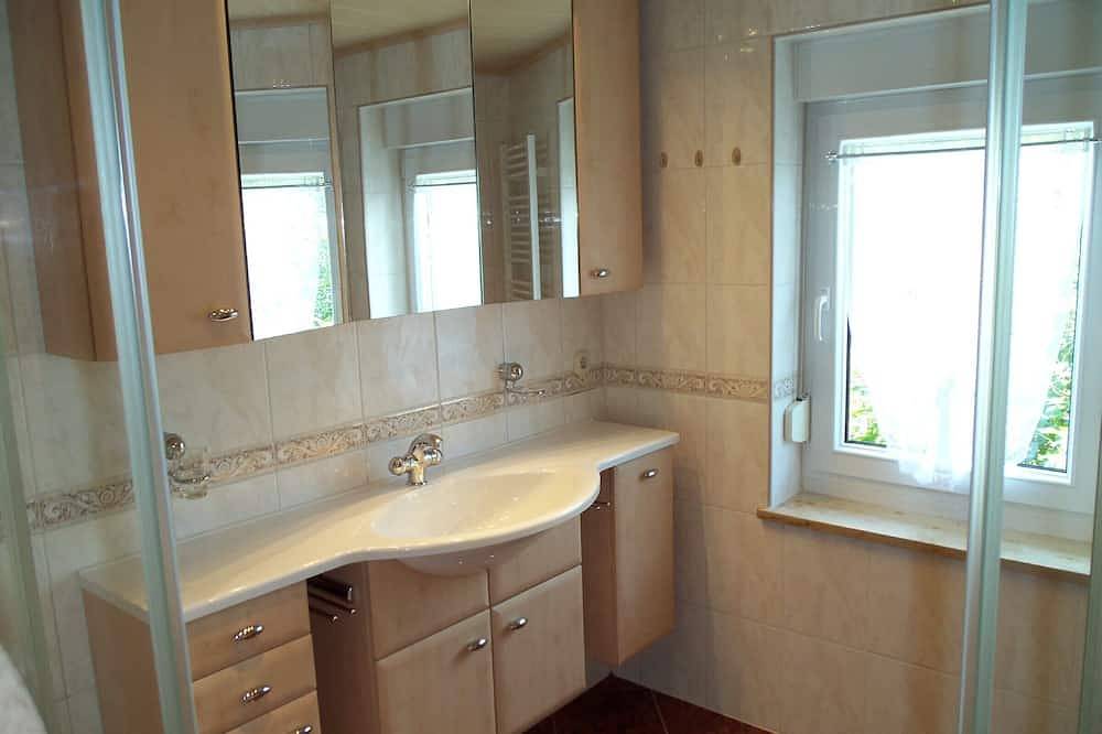 Ganze Wohnung, Ferienzimmer ruhig gelegen mit herrlichem Ausblick in Porschdorf, Bad Schandau