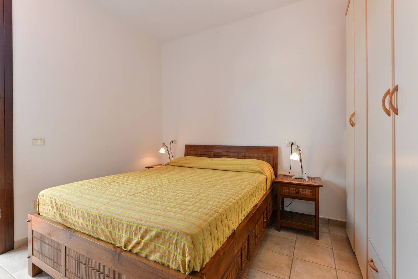 Apartamento entero, Apartamento 'Il Sarago' con terraza privada y aire acondicionado in Marina di Campo, Campo nell'Elba