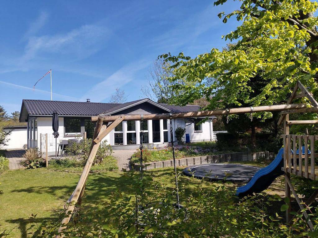 Großzügiges, neu renoviertes Ferienhaus nahe Ebeltoft mit Wildnisbad und Pool im Gewächshaus in Ebeltoft (Stadt), Ebeltoft