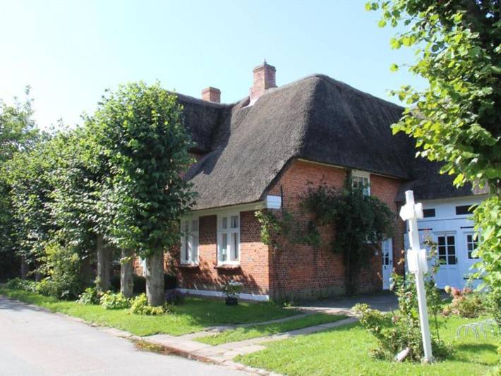 Ferienwohnung für 4 Personen, mit Garten und Terrasse in Oldsum