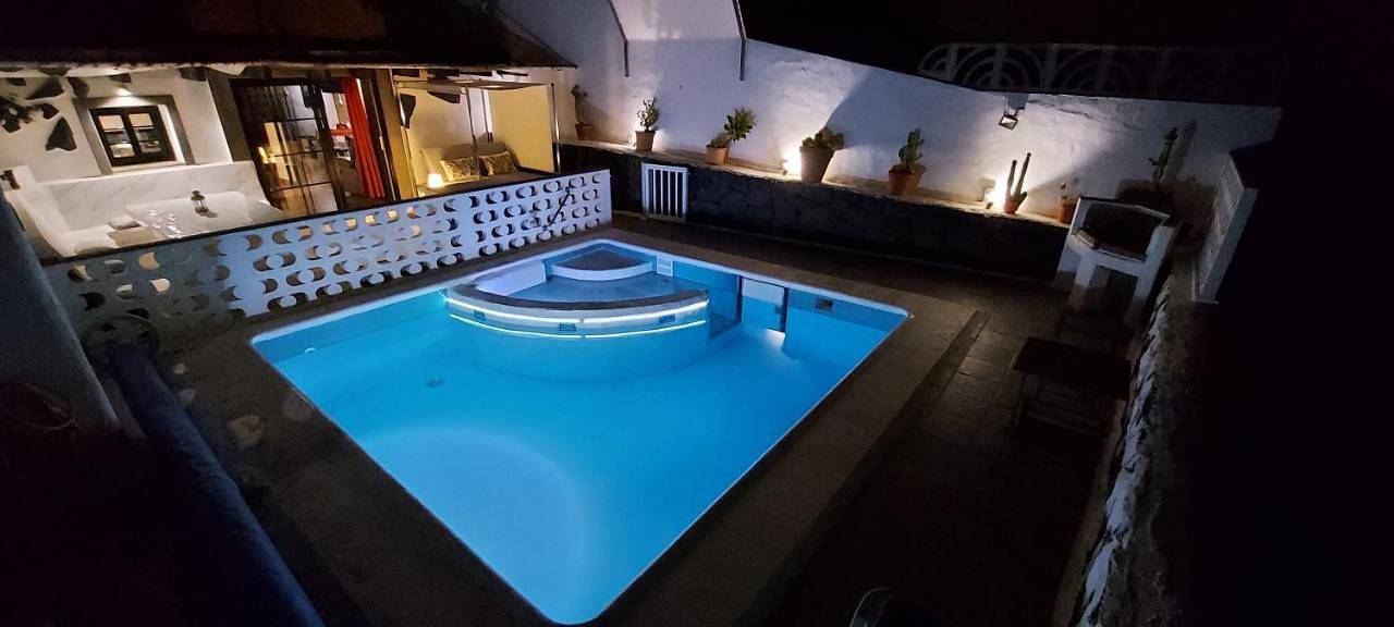 Aloelux Villa !! - Private Villa with Pool , jacuzzi, cinema, massage ,wonderful view, art desing villa in Conil, Tías