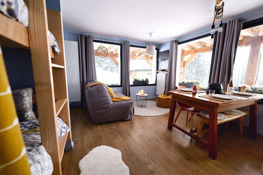 Studio cosy en chalet, niché au milieu des sapins à 70 m des pistes in Chamrousse, Parc national des Écrins