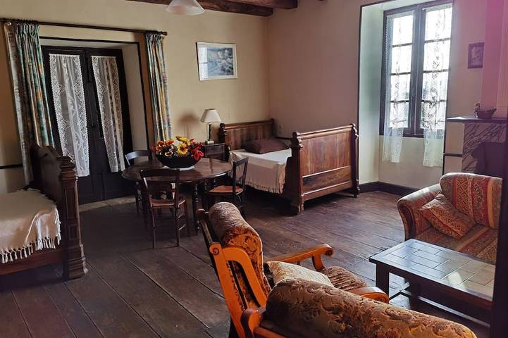 Gîte pour 6 personnes, avec jardin et balcon, animaux acceptés dans Château de Castelnau-Bretenoux - 2